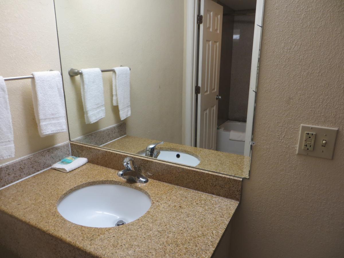 Budget Inn كوكاو المظهر الخارجي الصورة